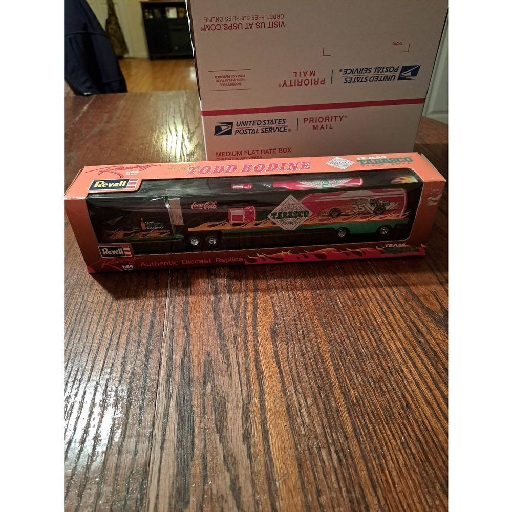 Vintage 98 Revell Racing Todd Bodine Tabasco  Team Semi Truck Die Cast Nascar